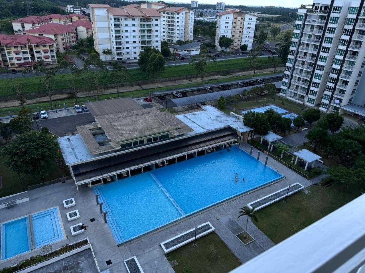 Sandakan Spacious And Comfortable Pool View Condo Экстерьер фото