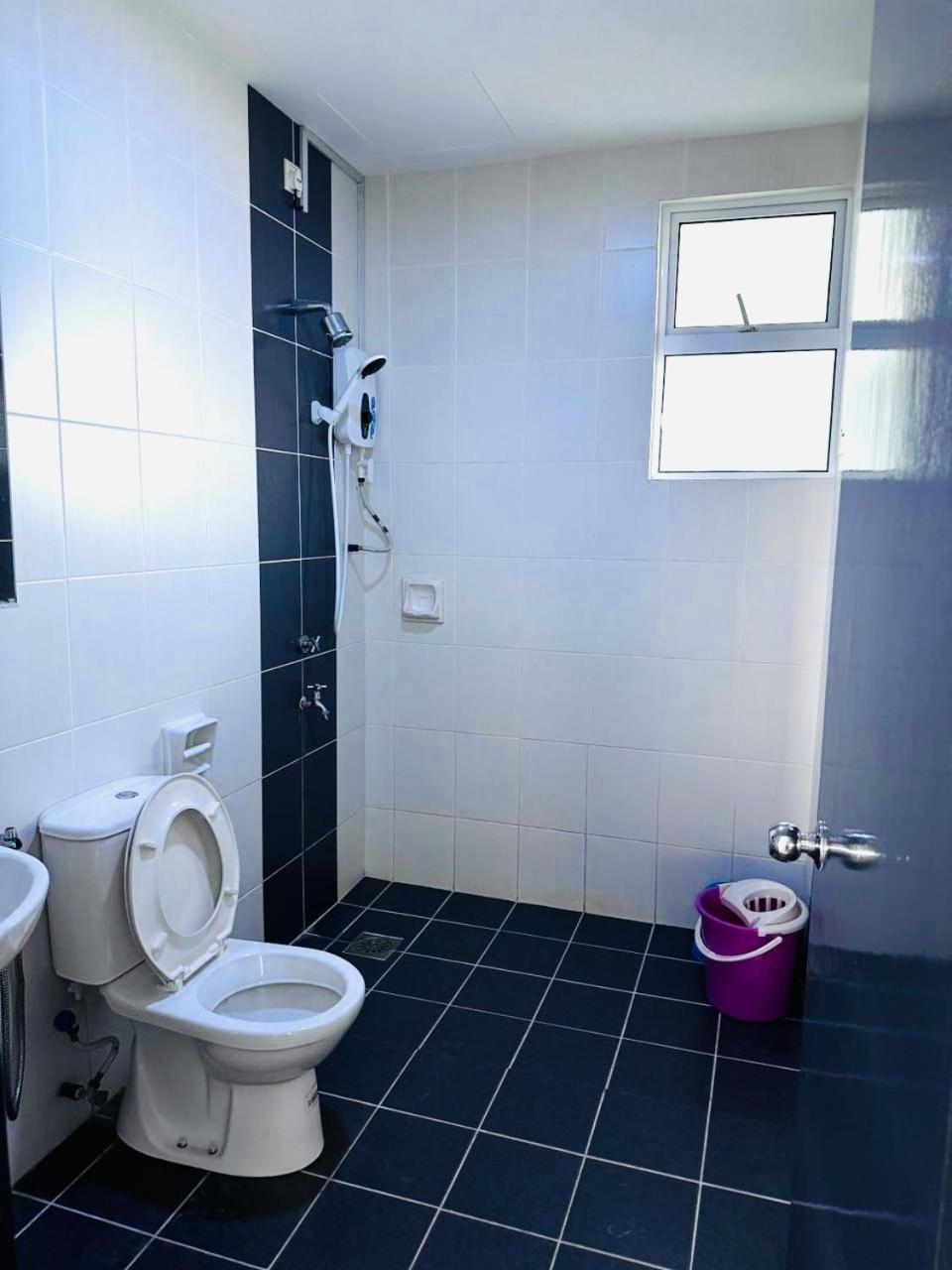Sandakan Spacious And Comfortable Pool View Condo Экстерьер фото